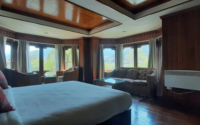 Kisa Villa