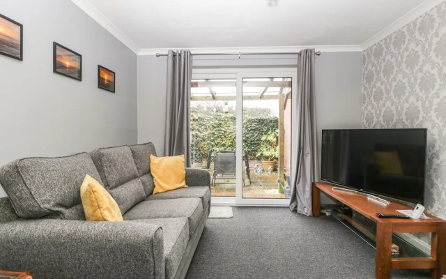 8A Rosewood Avenue