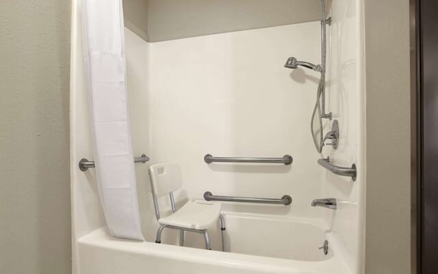 Days Inn By Wyndham Sheridan