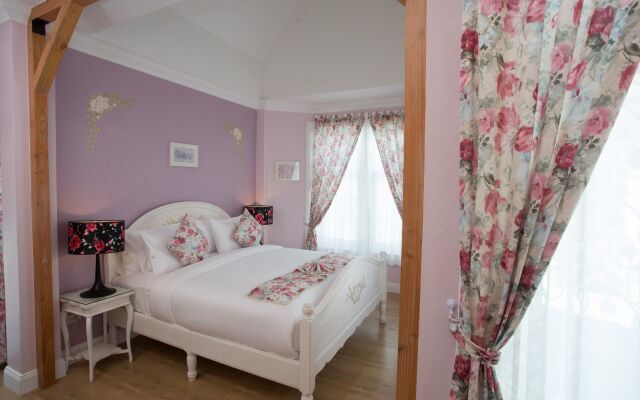 Hillsborough The English Country House