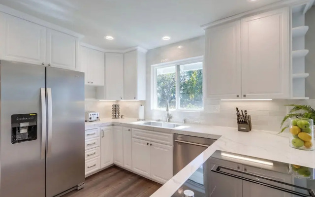 Gorgeous Upgraded 5 Bedroom & 3 Bath Home with pool