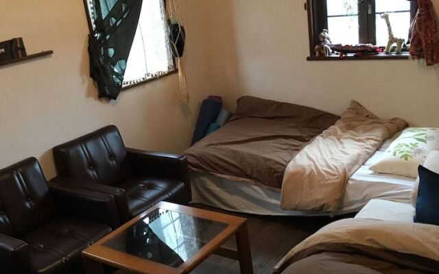 Sansaro Cafe & Guest House