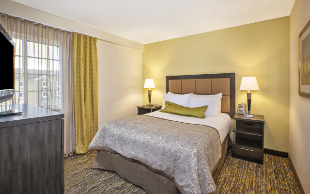 Candlewood Suites Indianapolis by IHG