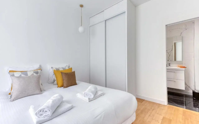 New Large Studio in the Heart of Paris 12
