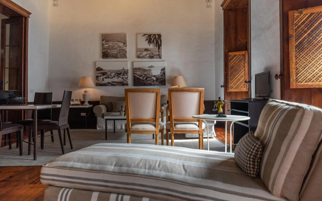 Isla Baja Suites