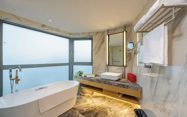 Holiday Inn Shanghai Huaxia