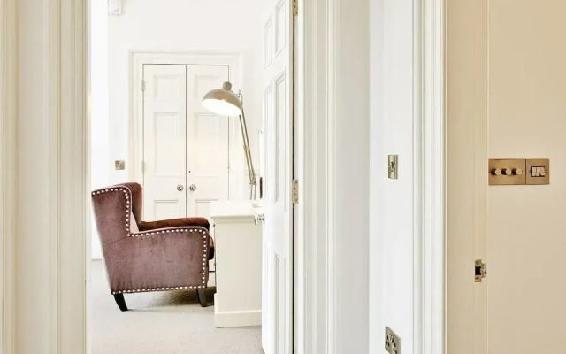 JOIVY Luxury George Street Apartments: Edinburgh Suite