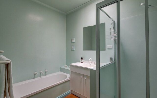 Prue's Cottage - well appointed family getaway