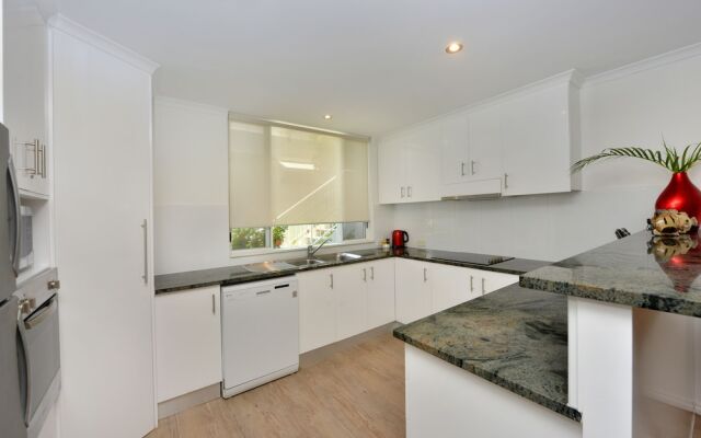 Seascape Holidays – Beachfront Terraces