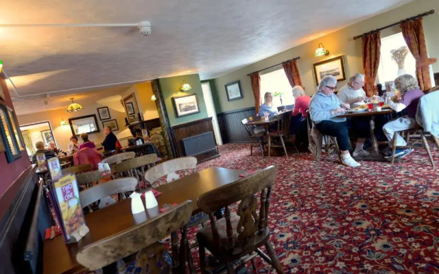 Savoy Country Inn