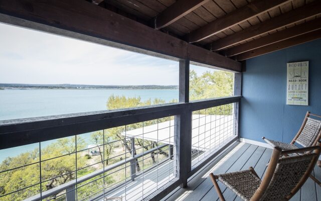 Lakeside Villa by RedAwning