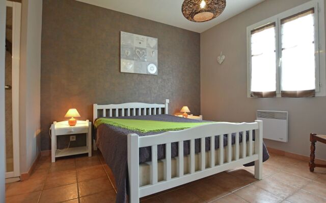 Cozy Villa in Saint-Victor-de-Malcap with Swimming Pool