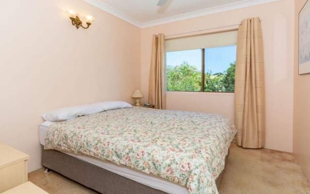 Water Views - Top Floor -Clearview Apartments South Esp, Bongaree