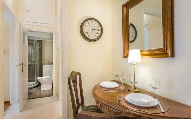 Chic flat in Kolonaki next to American Embassy