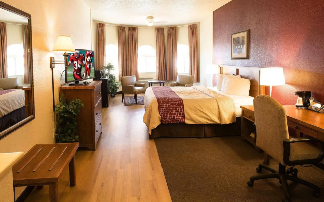 Red Roof Inn & Suites Omaha - Council Bluffs