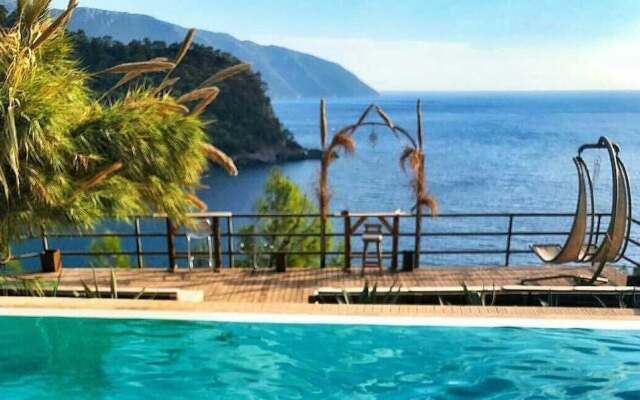 Shambala Lodge - Adults Only