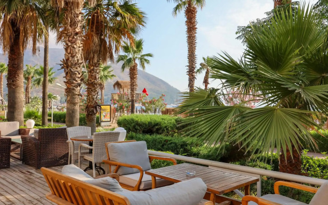 Faros Premium Beach Hotel