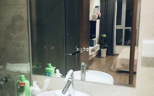 Ambassador Apartment - Vinhomes Central