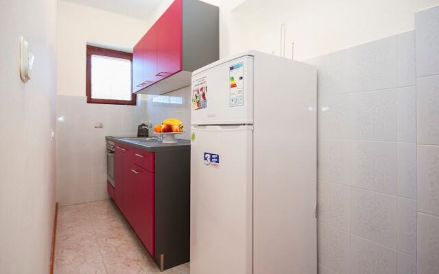Apartments & Rooms Mikelin