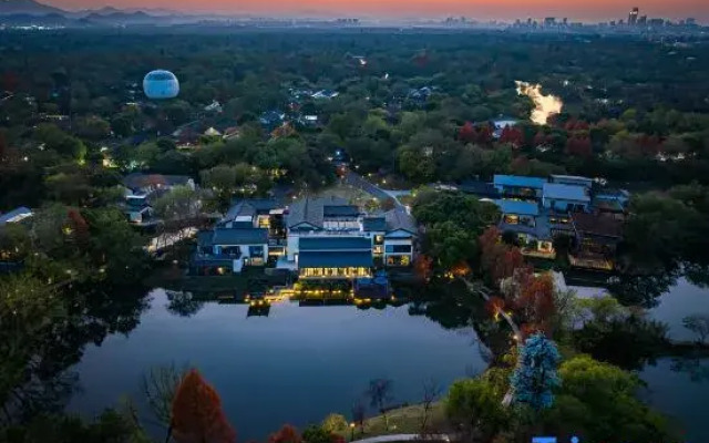 Weihan Resort At Xixi Wetland