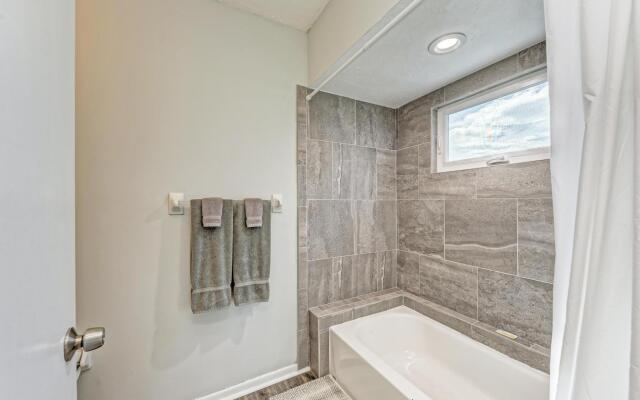 Longboat Key Cedars Beach House-pet Friendly-2 Minute To The Beach