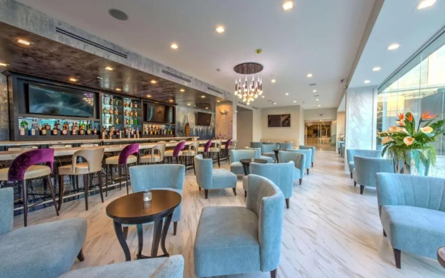 Crowne Plaza Hotel Northwest-Brookhollow