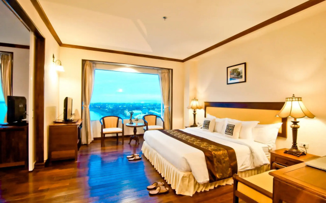 Champasak Grand Hotel