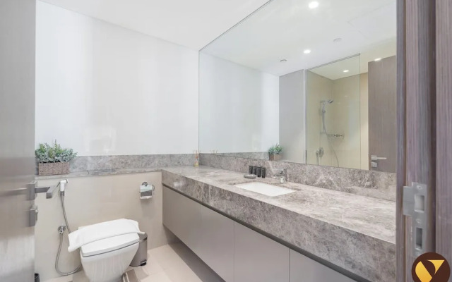 30th Floor Near Burj Khailfa Dubai Mal