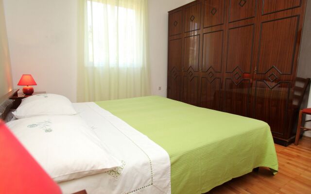 Apartment Laura - 20m from the sea A4 Trogir, Riviera Trogir