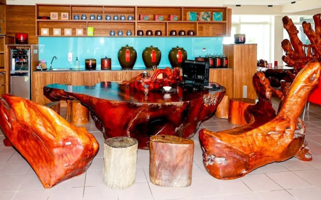 Chuanfu Shimen Hotel