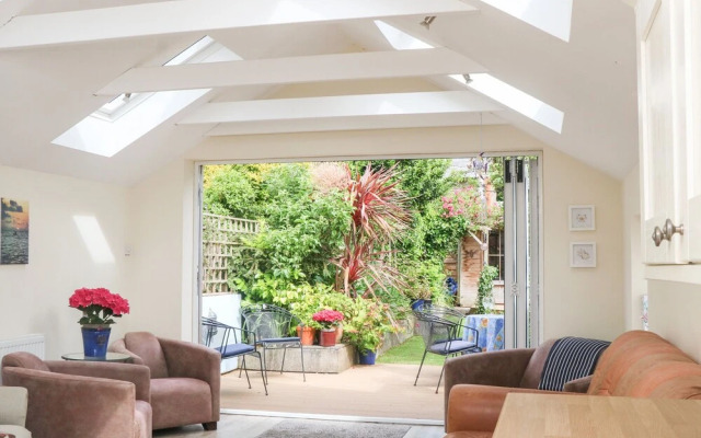 Mayflower, 9 Coronation Road