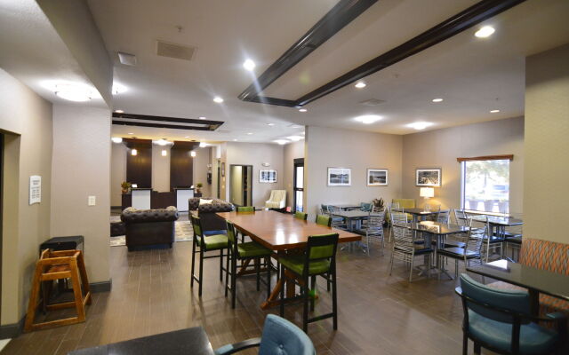 Best Western Plus Lee's Summit Hotel & Suites