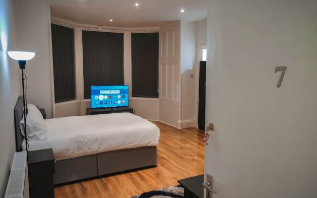 SH Apartments - Dixon Street