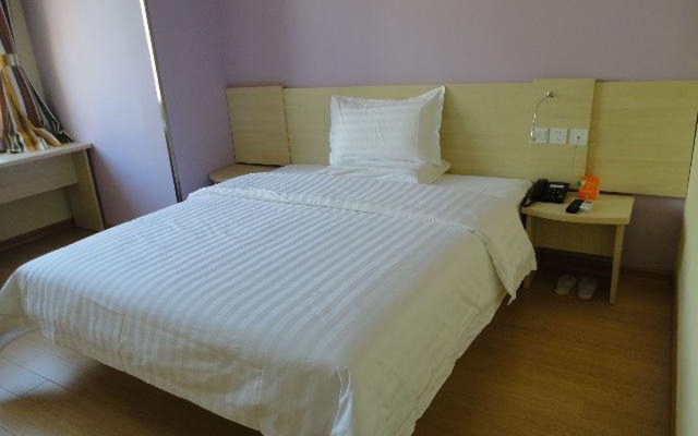 7 Days Inn Shanghai Caoan Road Textile Market Fengzhuang Branch – Guest Rooms – Shanghai