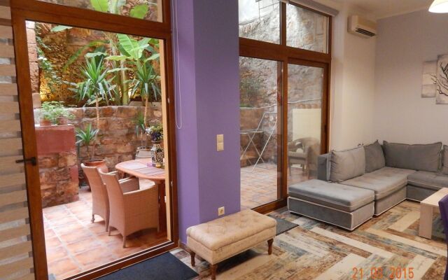 Kasteli Suites