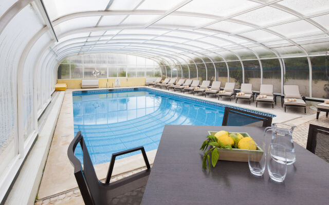 Costa D’Oiro Ambiance Village