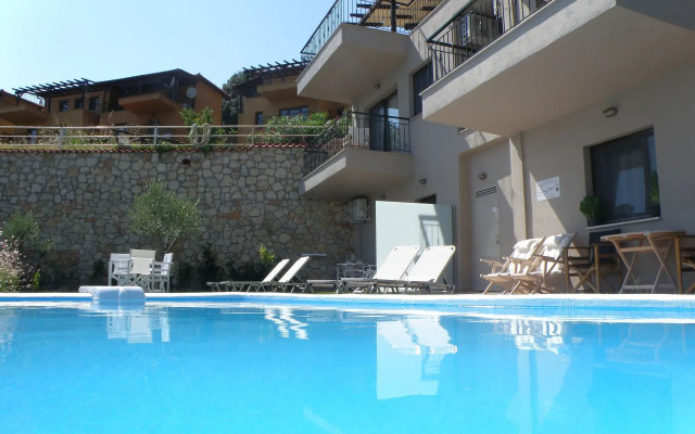 Koumaros Aparthotel