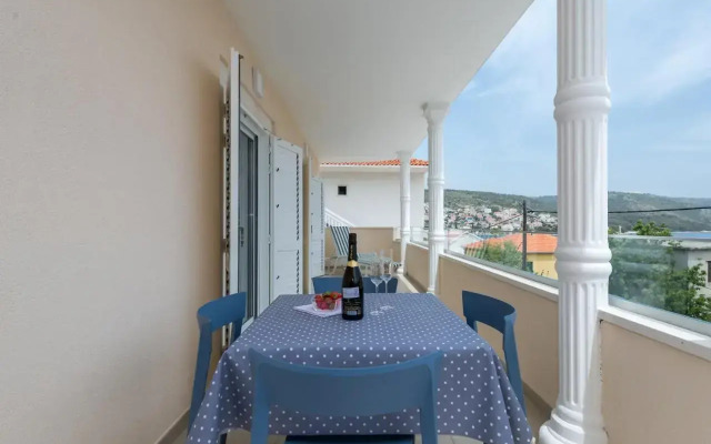 Spacious Modern Apartment Miljak - 1min to the beach