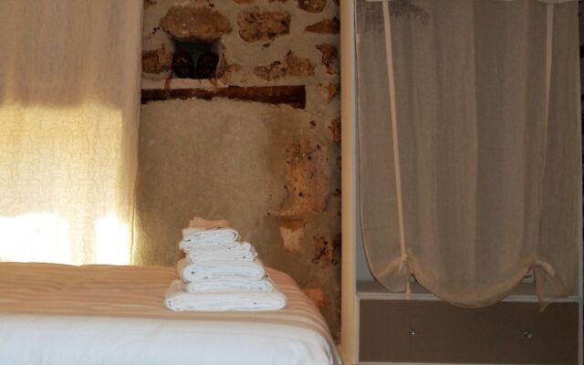 La Grange De L’etang Des Faures