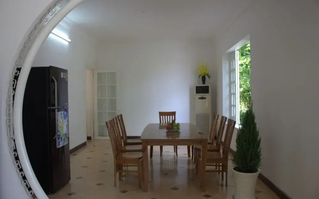 Des Ami Villa