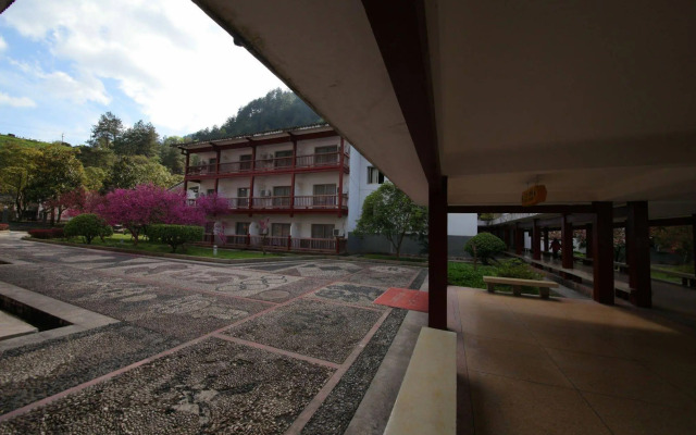 Pipaxi Hotel