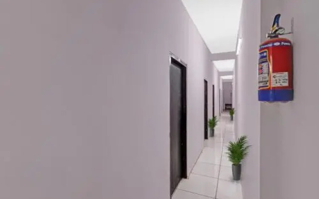 OYO 89612 Hotel Red Stone