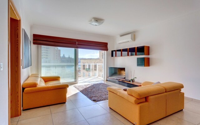 Fabulous Apartment With Pool, Upmarket Area