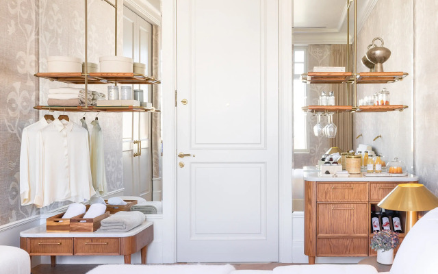 The Dolli at Acropolis, A Hotel to Live