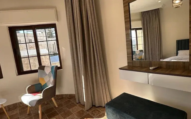 10 Antica Jabal Al Lweibdeh