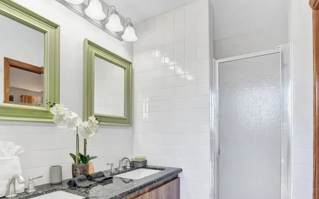 Stunning Waterfront 3BR with Heated POOL