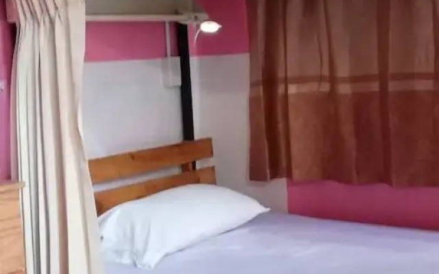 Okhome Hostel