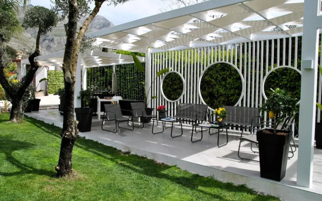 Villa Giselda With Private Pool and Outdoor Whirpool
