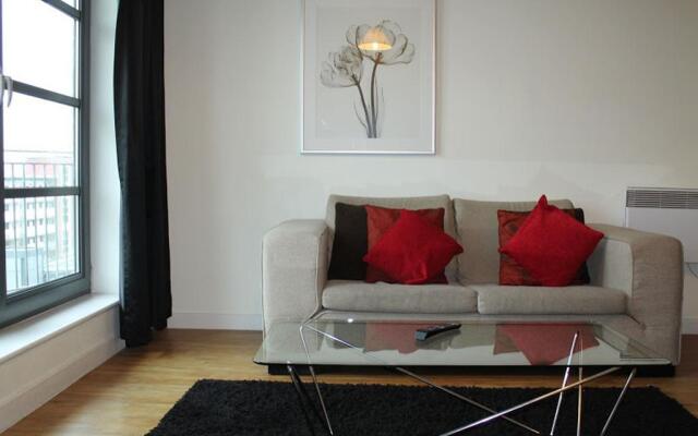House of MoLi - Commercial Road Apartments