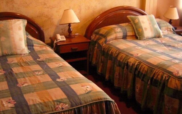 Hostal Versalles